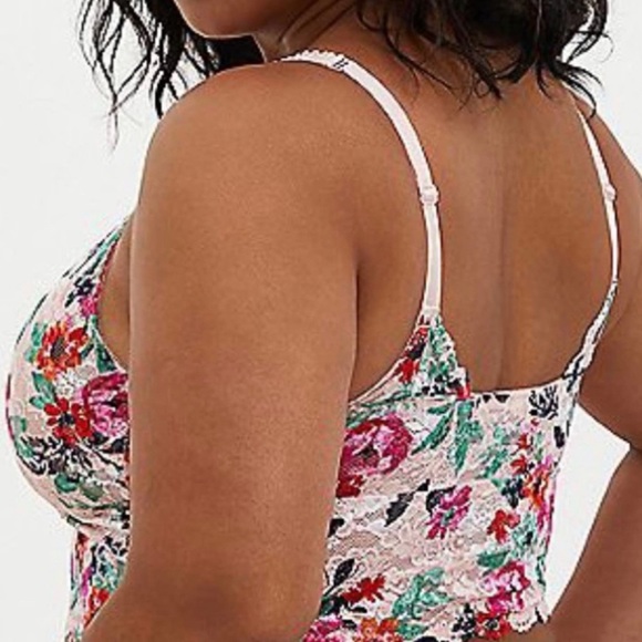 Torrid Light Pink Floral Lace Bralette 5X NWT - Picture 2 of 3